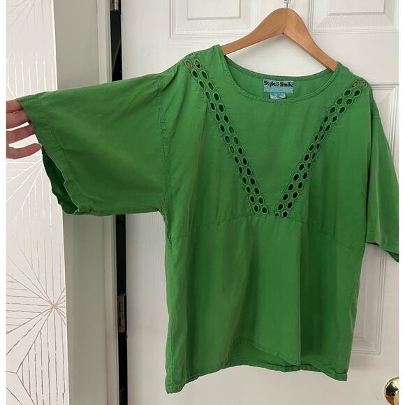 Vintage green short-sleeved eyelet shirt top 100% cotton made in Pakistan Medium - Picture 2 of 5
